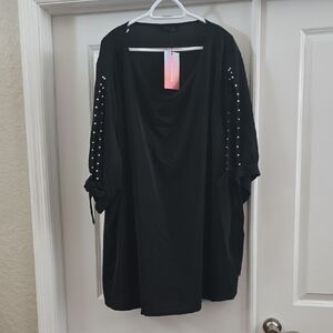 BloomChic Elegant Black Top